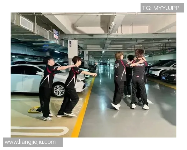 深入解析JDG战队的团队协作与战术配合之道